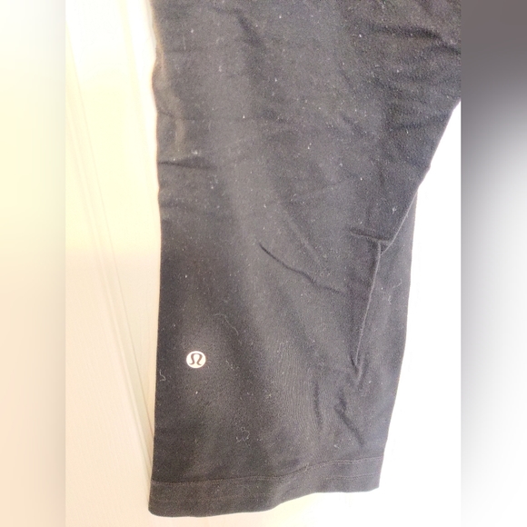 Lululemon classic crop, size 6 - Picture 4 of 5